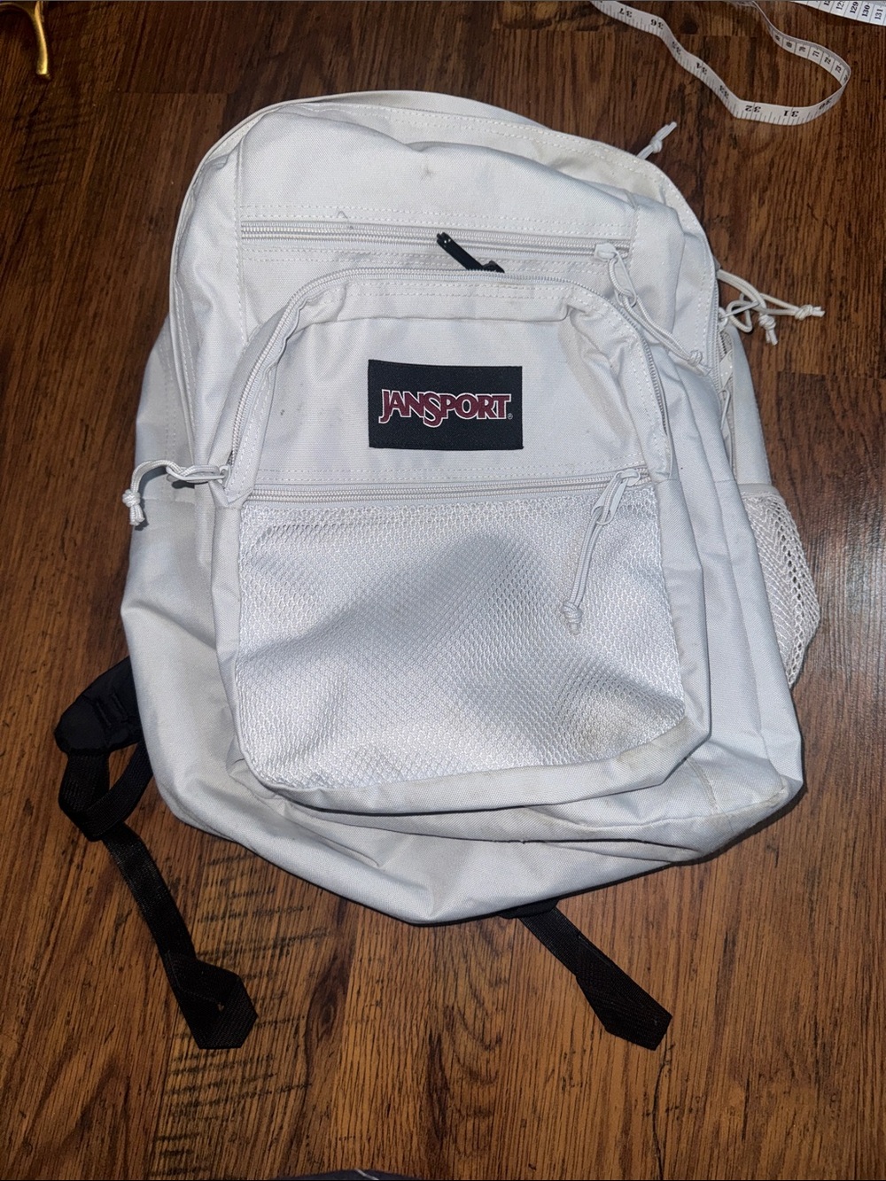Jansport White Men's Backpack with Black Logo Patch 43.T